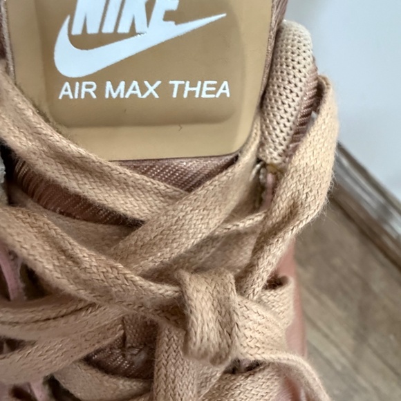 Women's Nike Air Max Thea Rose Gold Sneakers Size 9.5 Leather Shoes - Picture 3 of 13